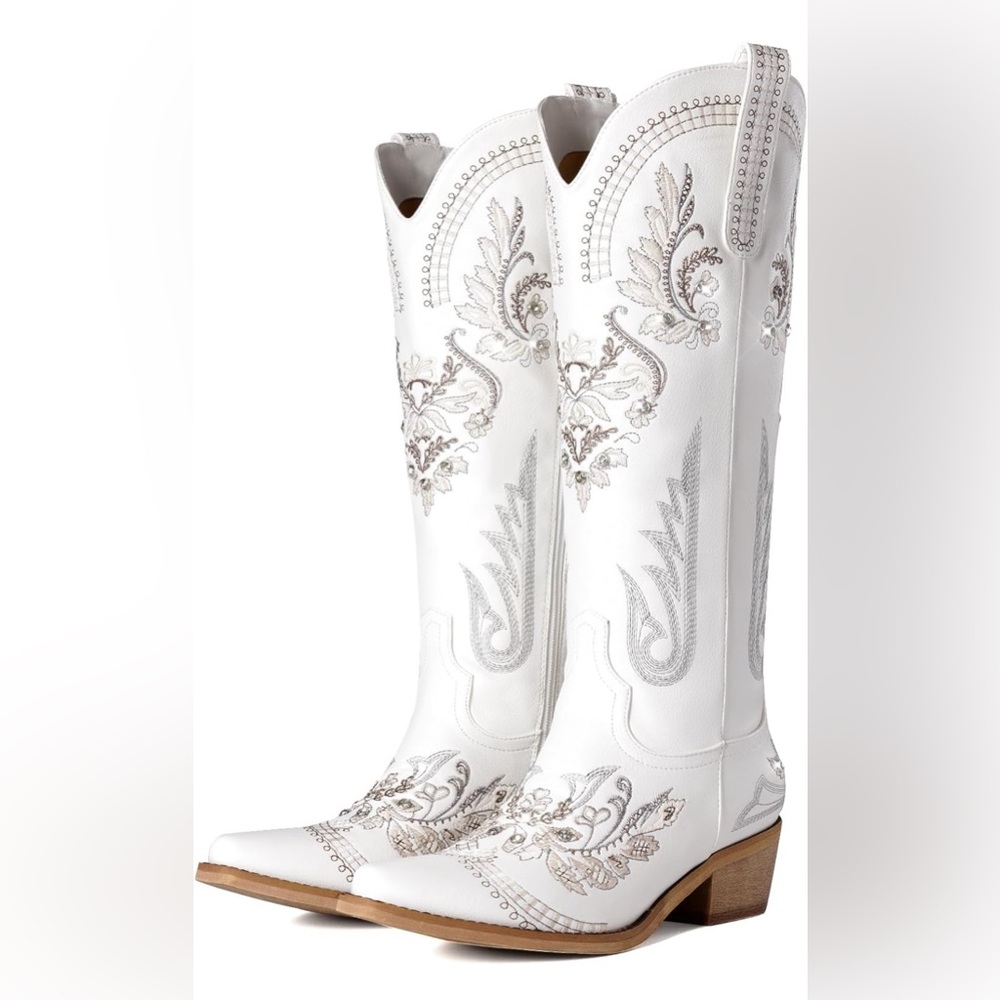 Women’s White Cowboy boots